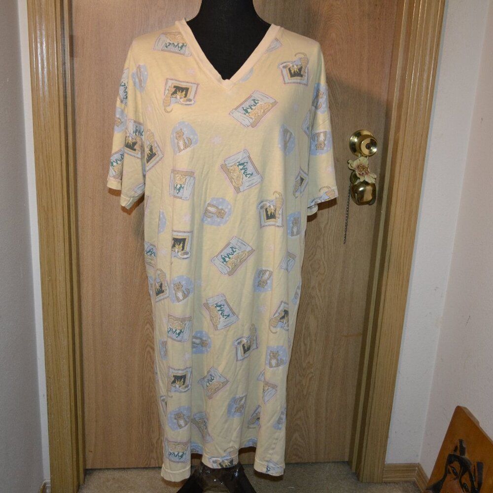 Vintage Nordstrom Cozy Cat Yellow Print Nightgown Women’s V‑Neck Sleep Shirt